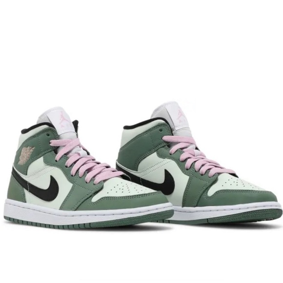 JORDAN 1 MID DUTCH GREEN🍡🍡🍡SZ 8.5 - Picture 1 of 10